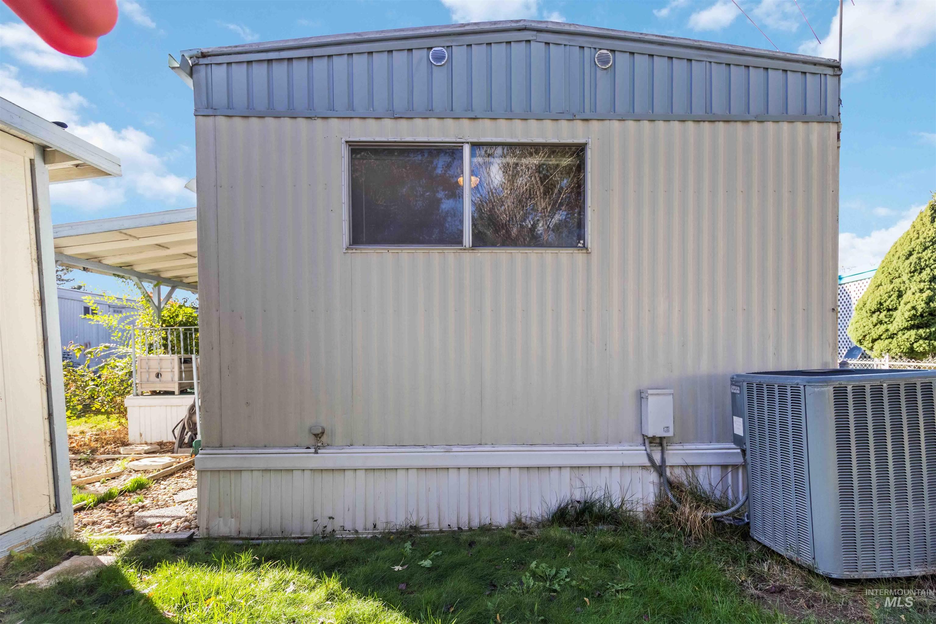 376 Bonanza St Property Photo 31