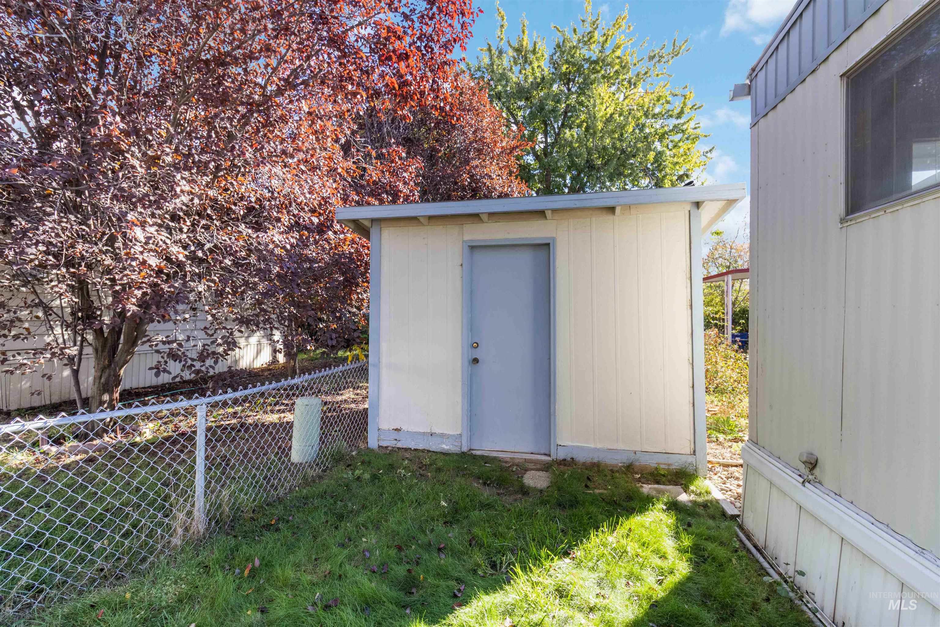 376 Bonanza St Property Photo 32