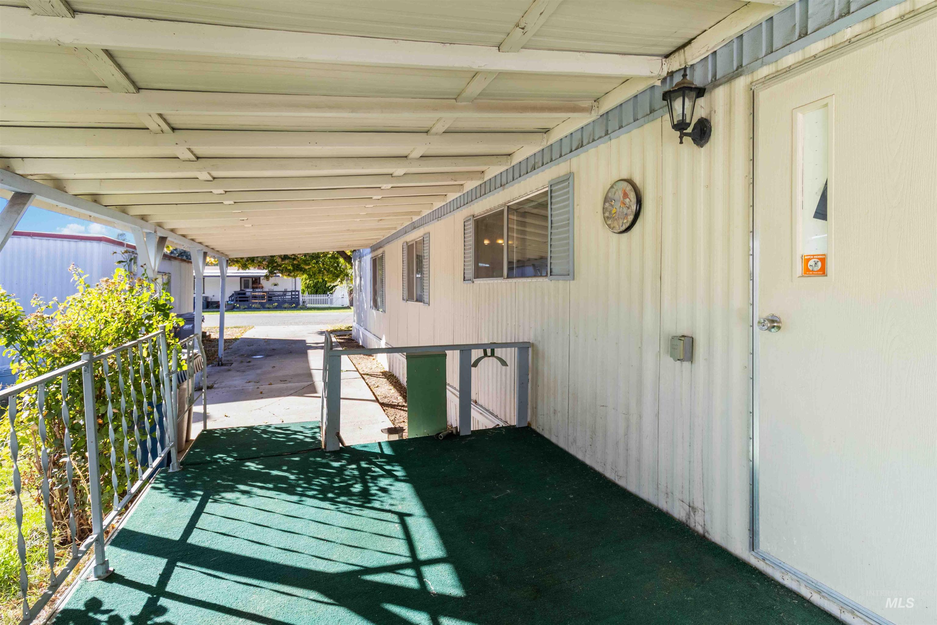 376 Bonanza St Property Photo 33