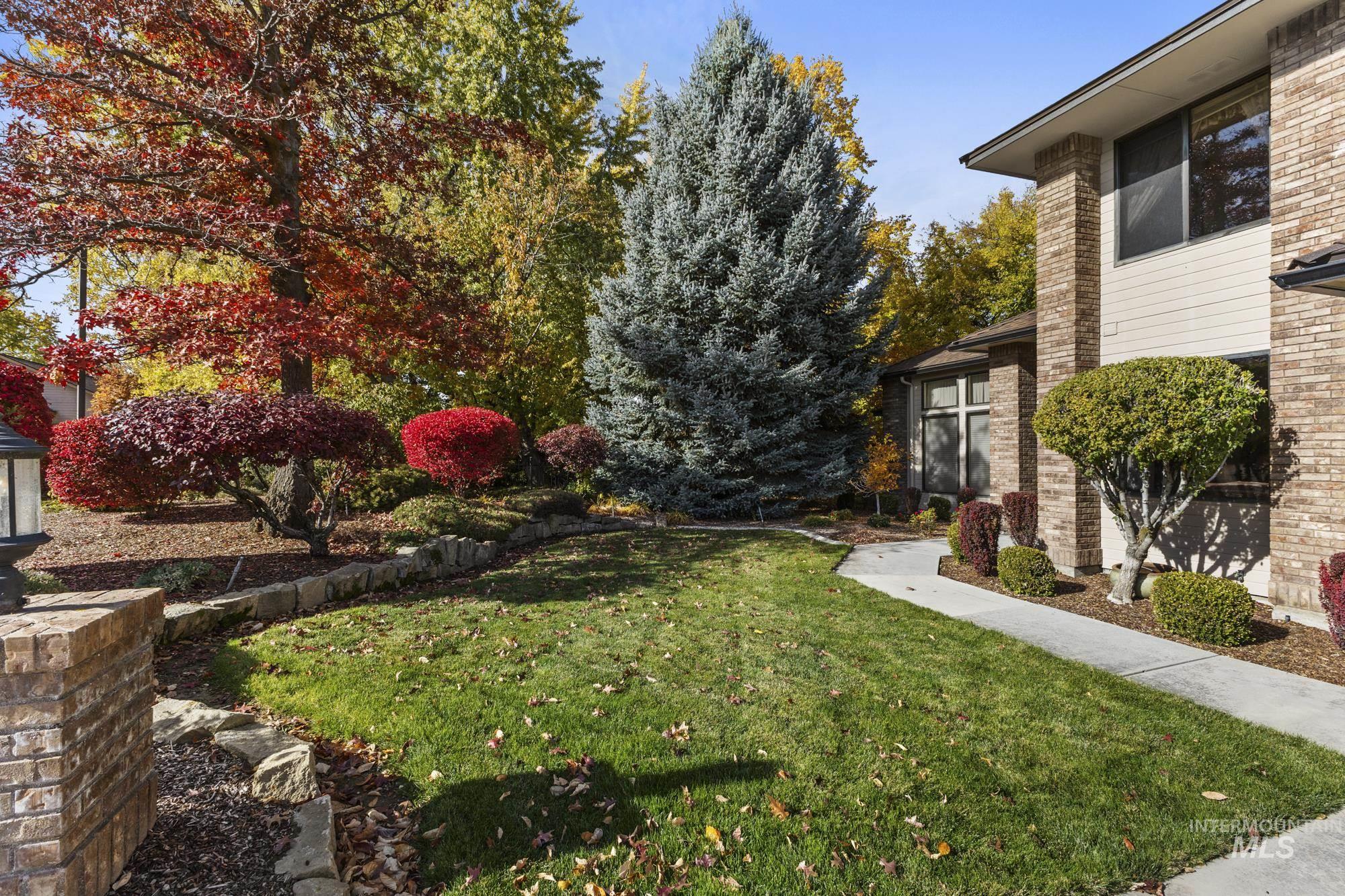 8550 W. Brookview Drive Property Photo 5