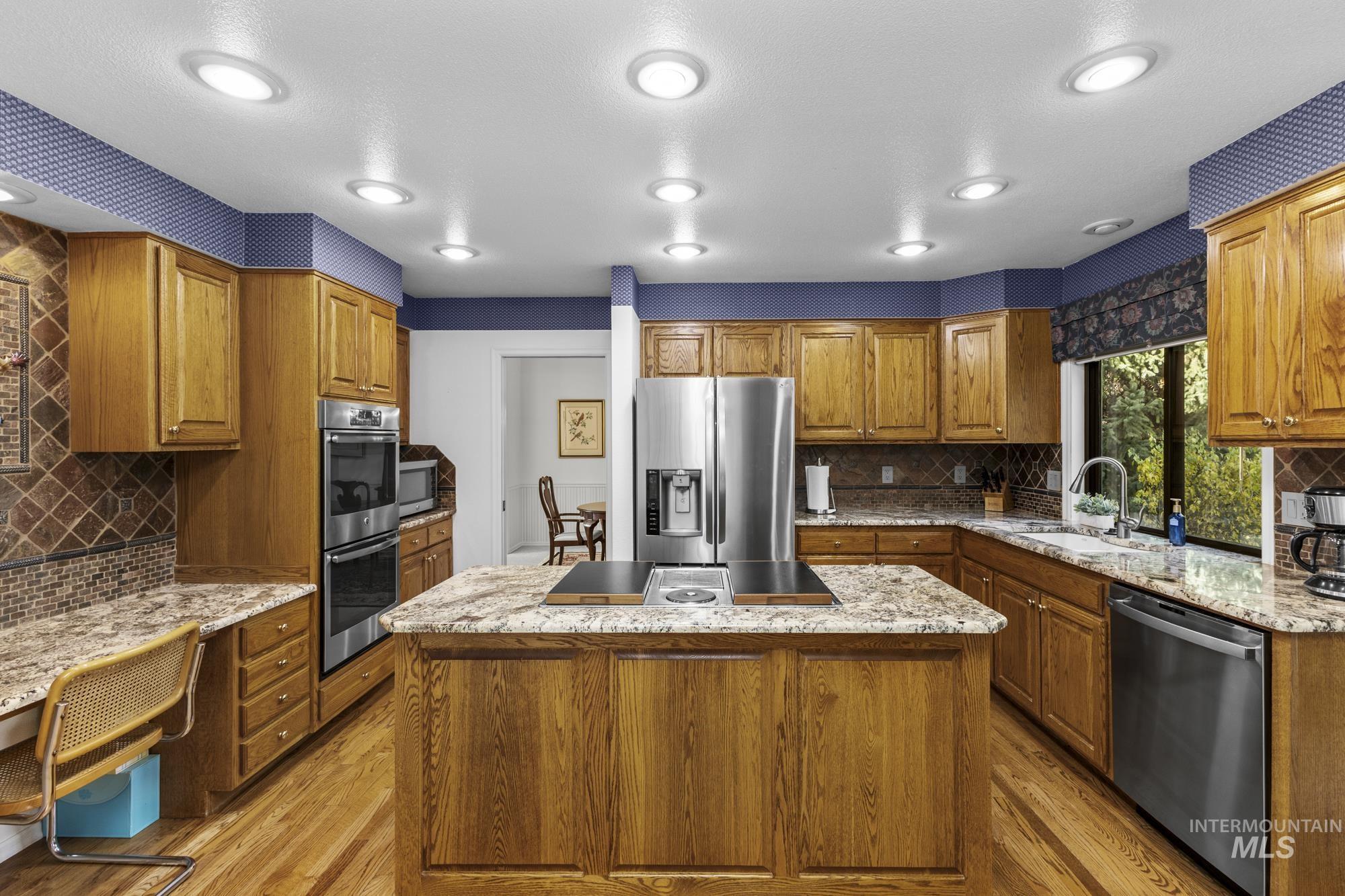 8550 W. Brookview Drive Property Photo 15