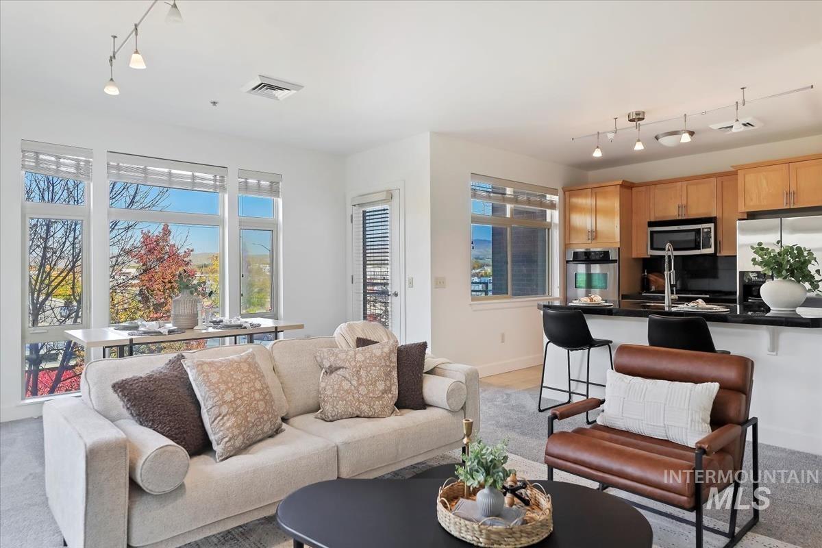 406 S 13th St Property Photo 1