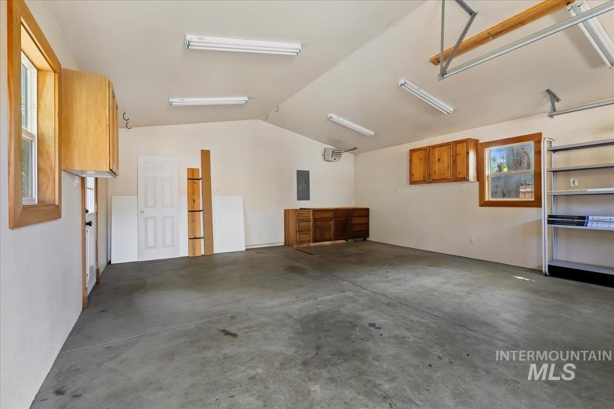 2719 W Woodlawn Property Photo 23