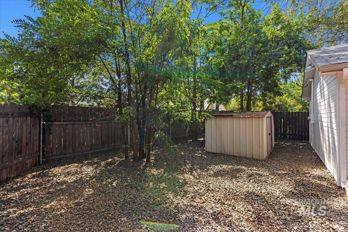 2719 W Woodlawn Property Photo 26