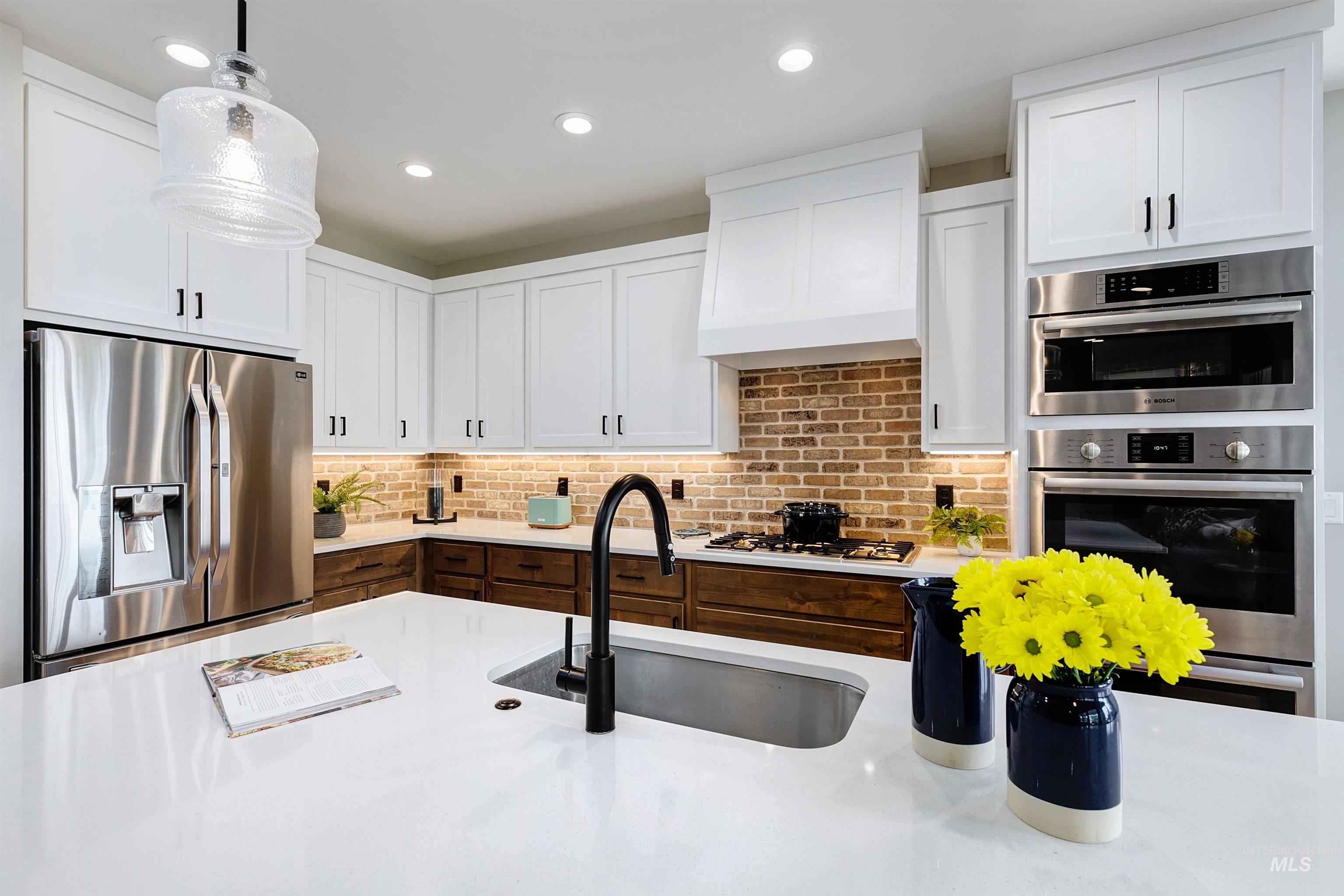 5463 N Exeter Way Property Photo 3