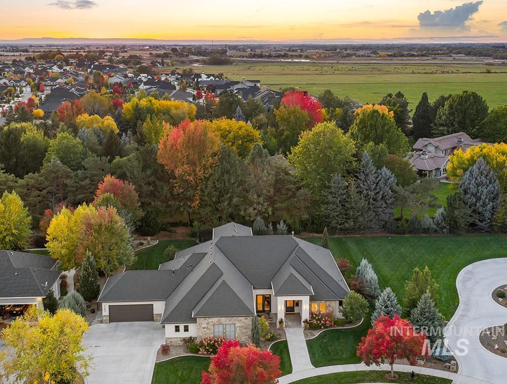 7207 N Pinseeker Pl Property Photo 1