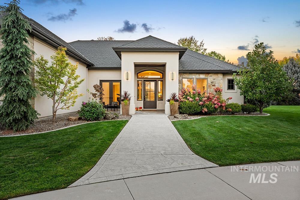 7207 N Pinseeker Pl Property Photo 3