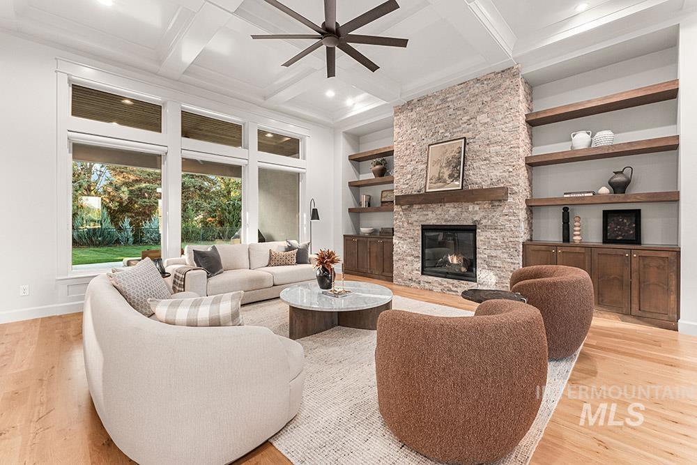 7207 N Pinseeker Pl Property Photo 4