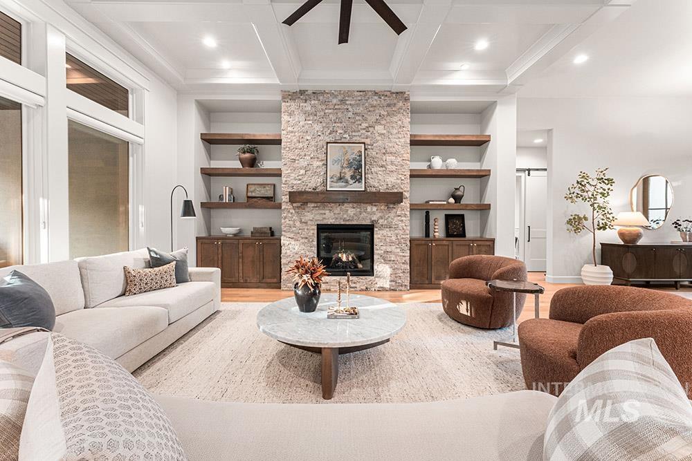 7207 N Pinseeker Pl Property Photo 5