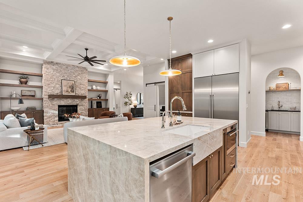 7207 N Pinseeker Pl Property Photo 6