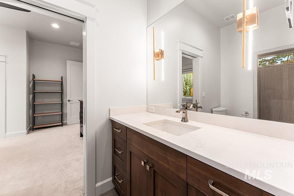 7207 N Pinseeker Pl Property Photo 32