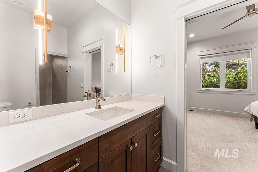 7207 N Pinseeker Pl Property Photo 33