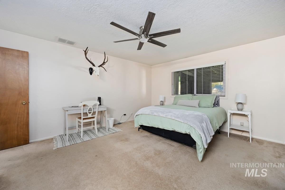 350 Crestview Dr Property Photo 22