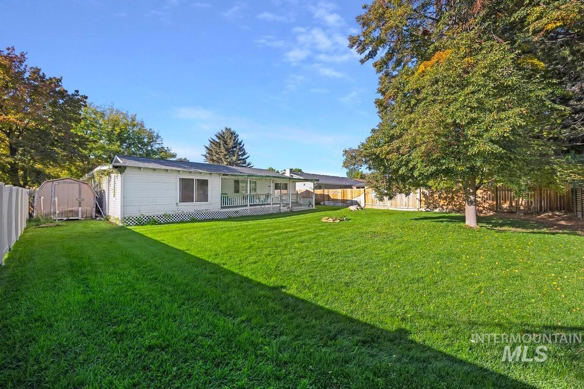 350 Crestview Dr Property Photo 30