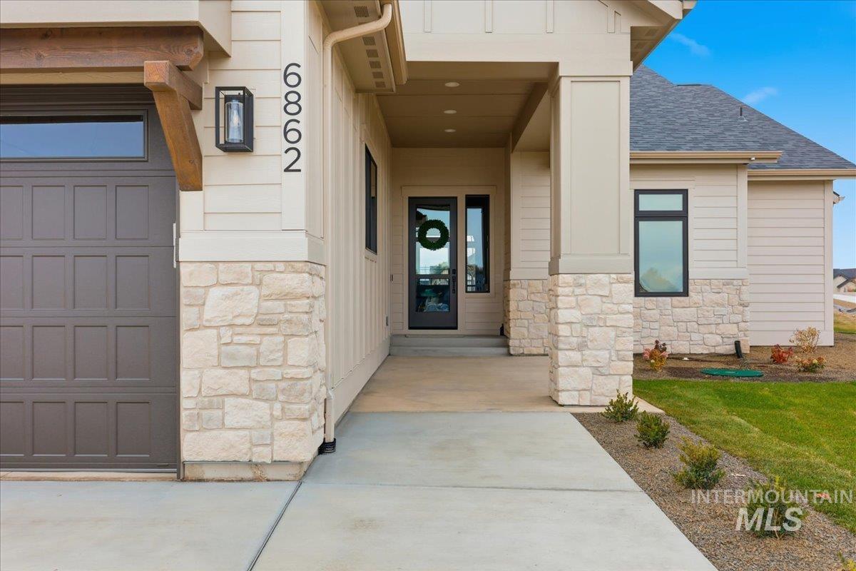 6862 E Chicken Hawk Loop Property Photo 2