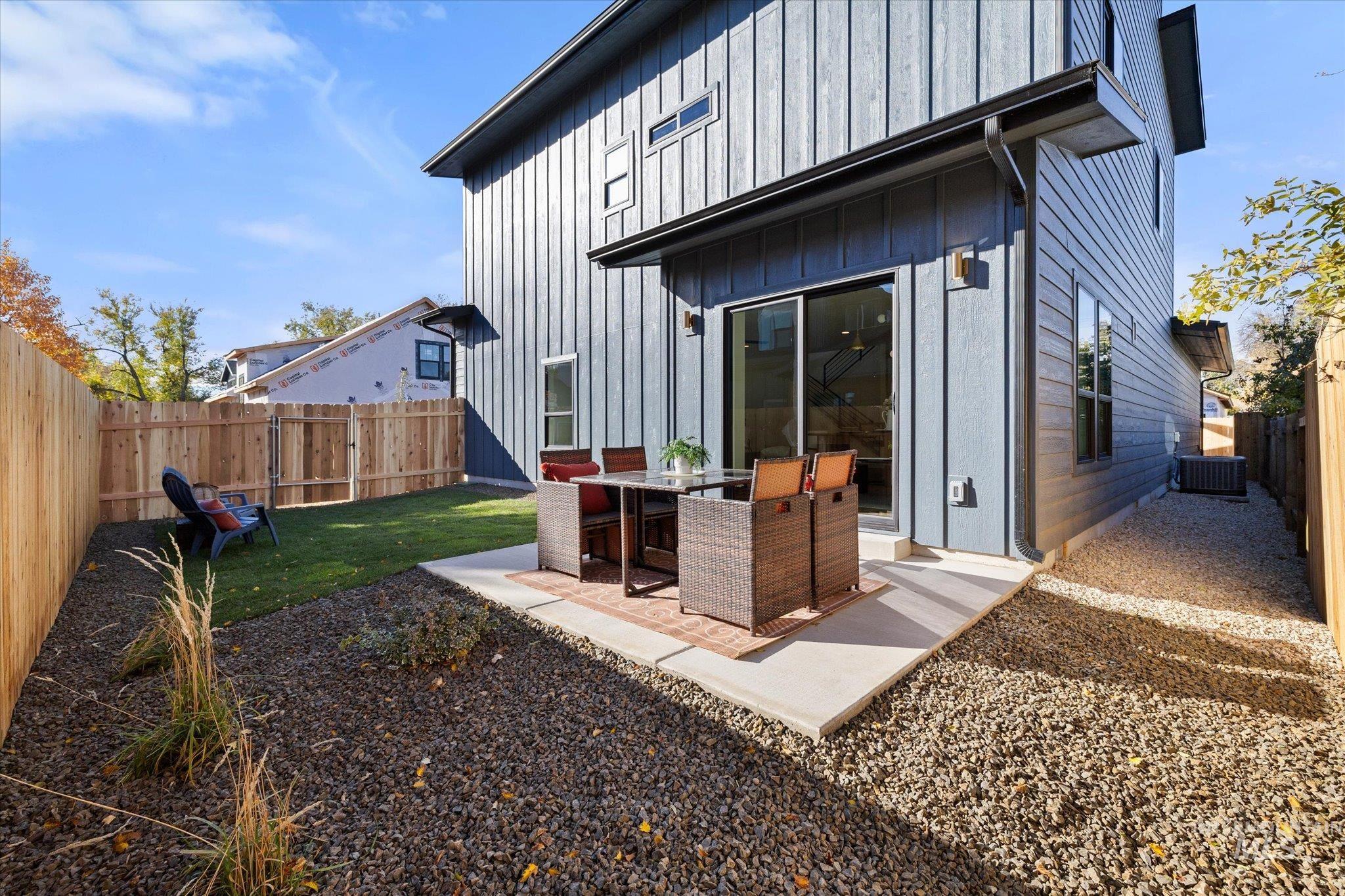 916 S Roosevelt St Property Photo 4