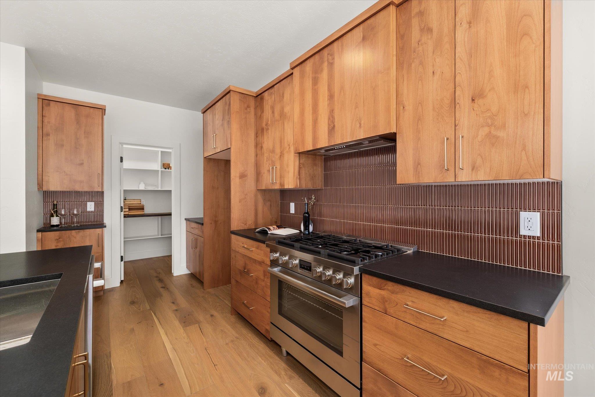 916 S Roosevelt St Property Photo 17