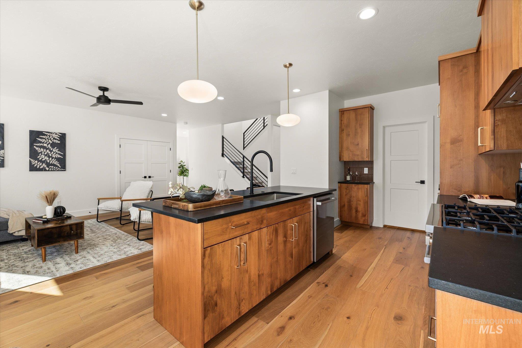 916 S Roosevelt St Property Photo 19