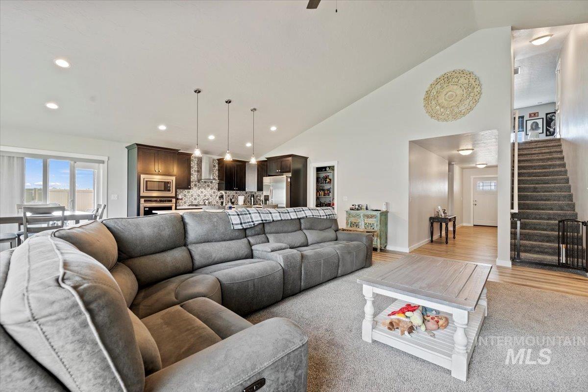 1211 Mahogany St Property Photo 7