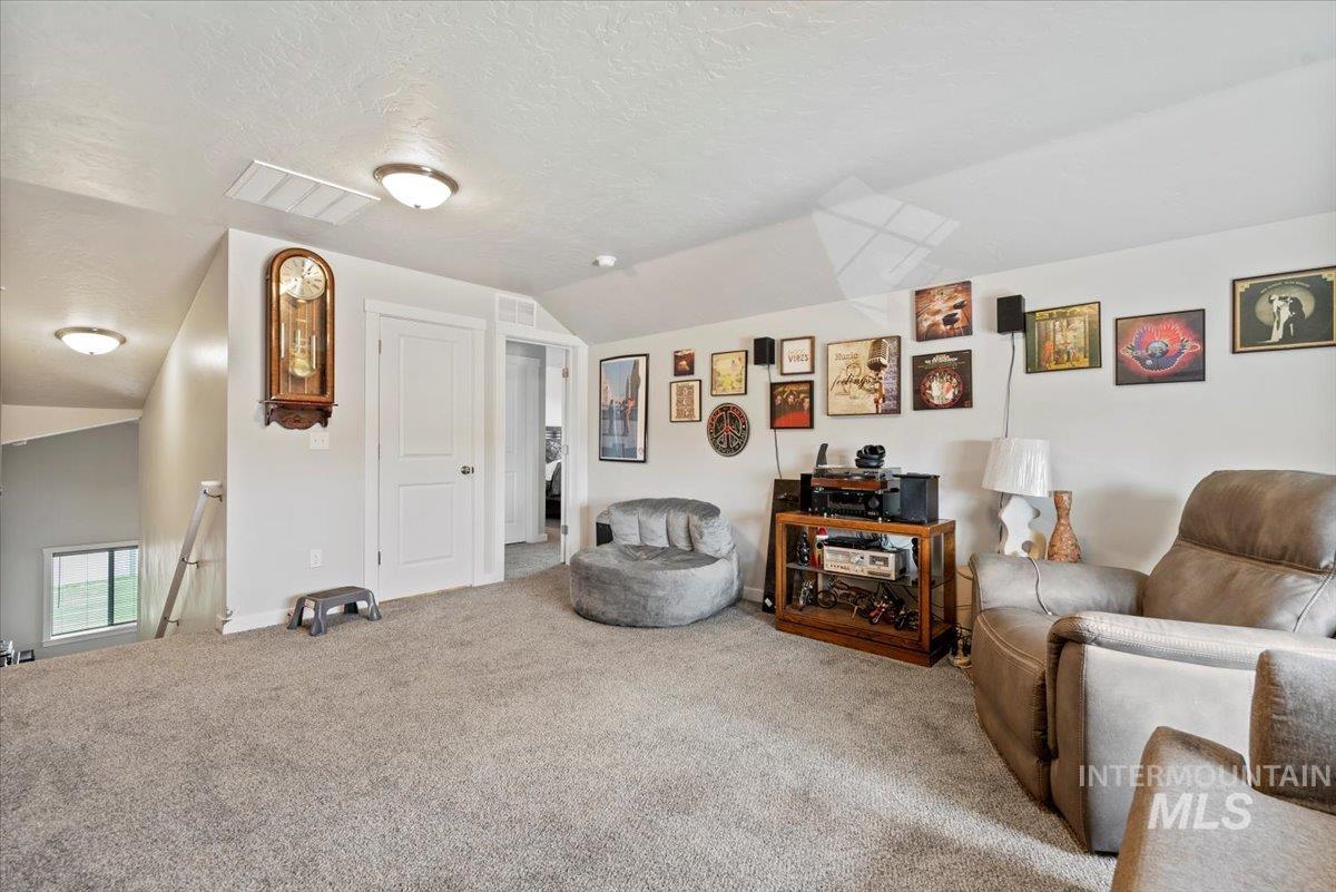 1211 Mahogany St Property Photo 23