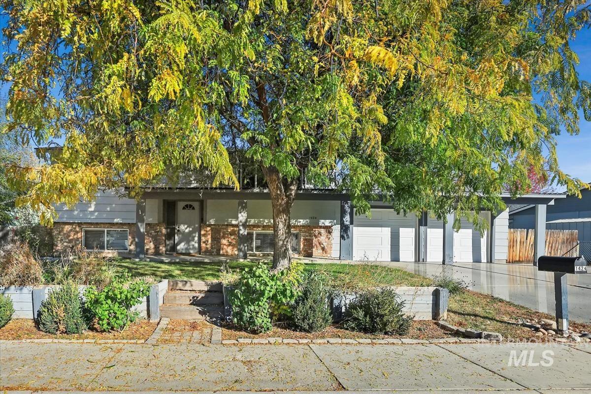 1424 W Kingswood Ave Property Photo 2