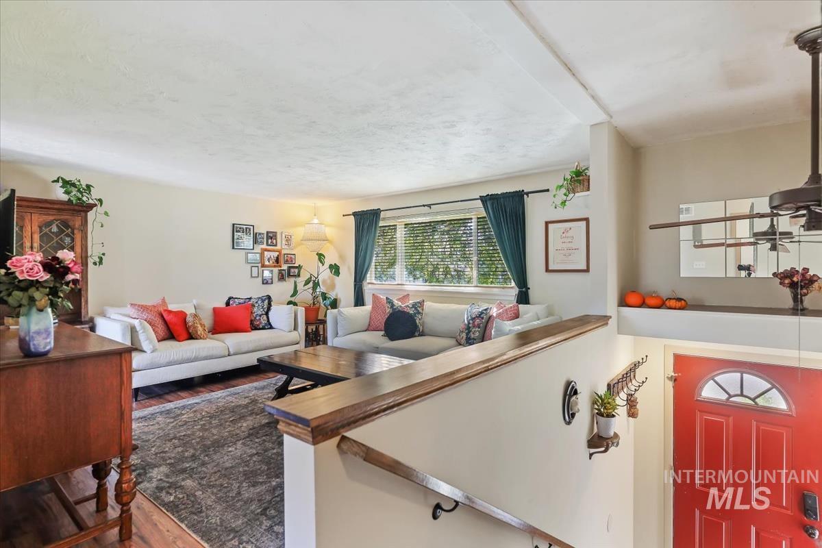 1424 W Kingswood Ave Property Photo 5