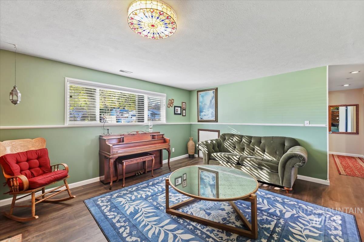 1424 W Kingswood Ave Property Photo 26