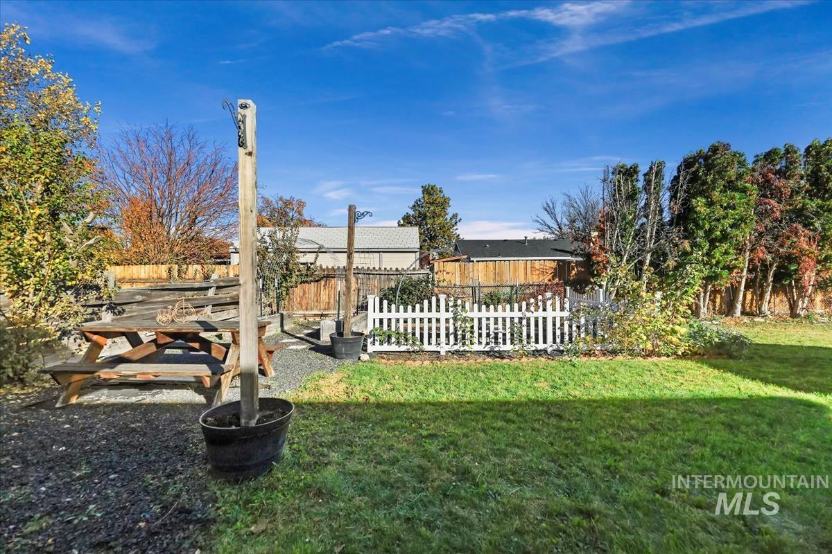 1424 W Kingswood Ave Property Photo 35