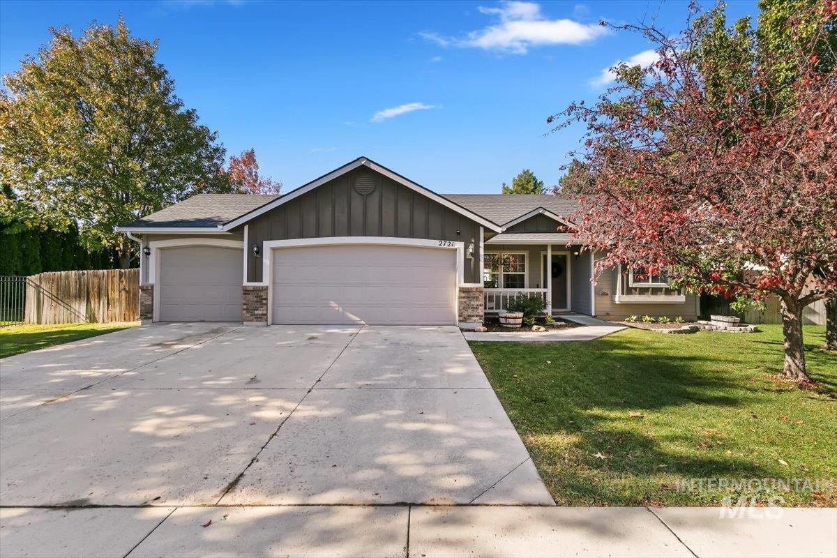 2721 N Kelsan Ave Property Photo 1