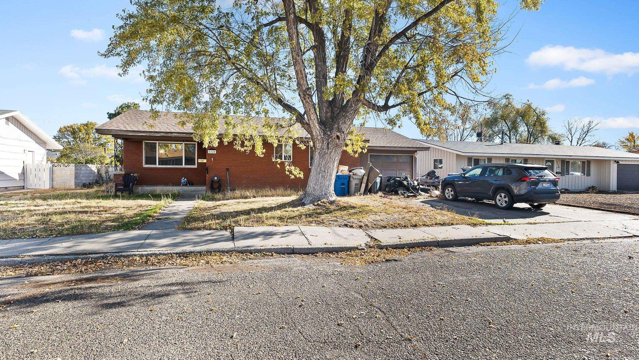 1120 Phelps Circle Property Photo 1