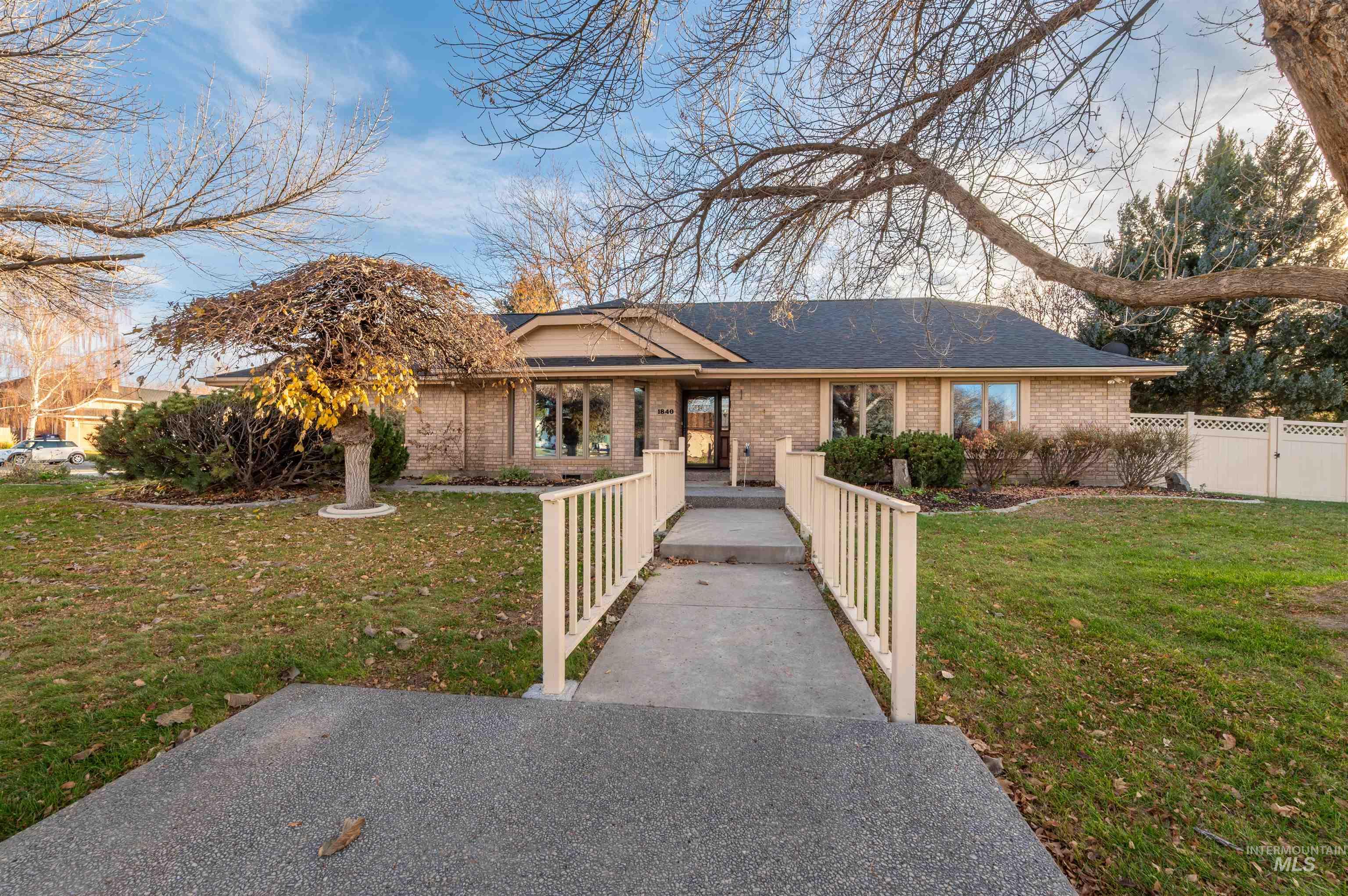 1840 Candleridge Dr Property Photo 1