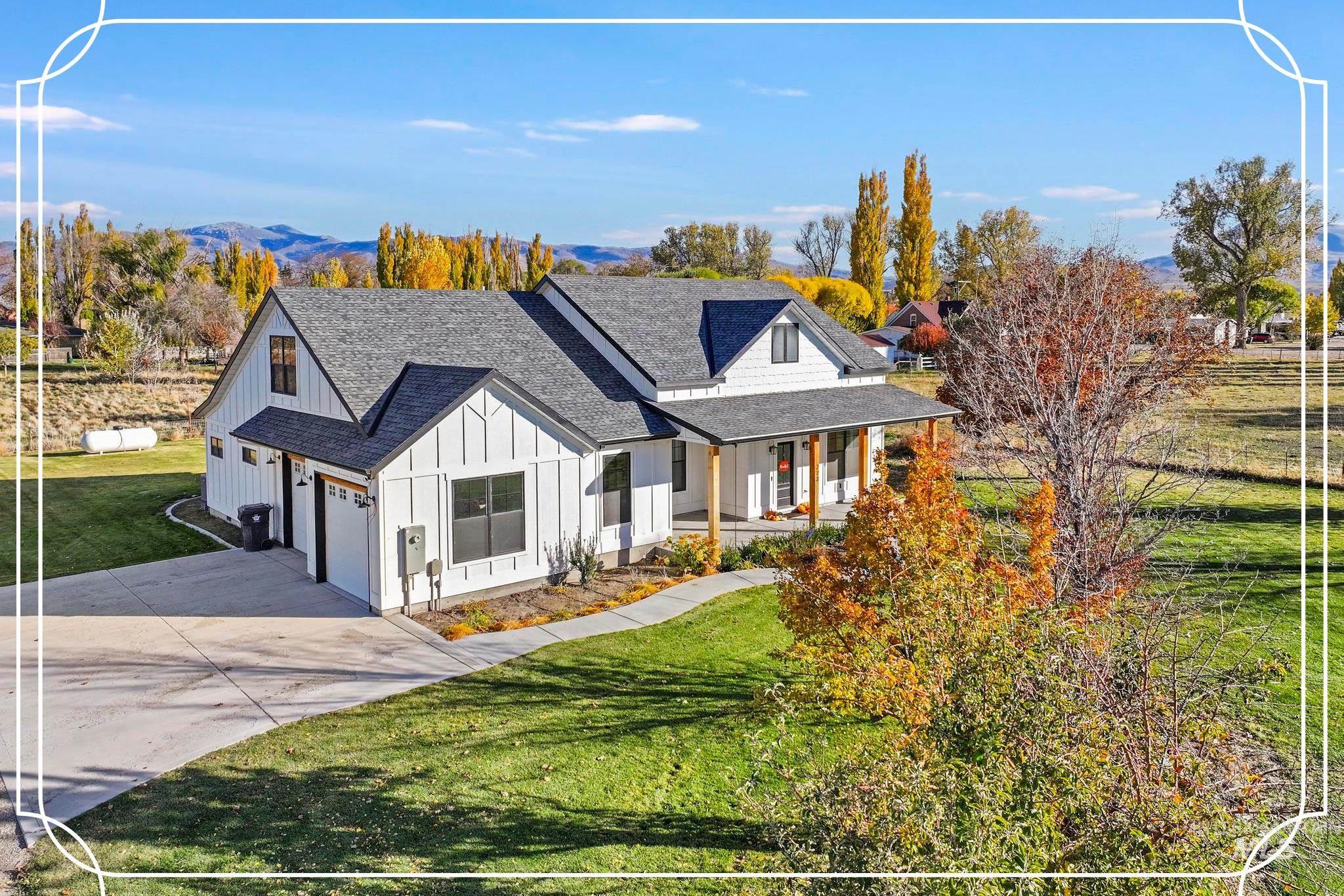 270 N Lincoln St Property Photo 1