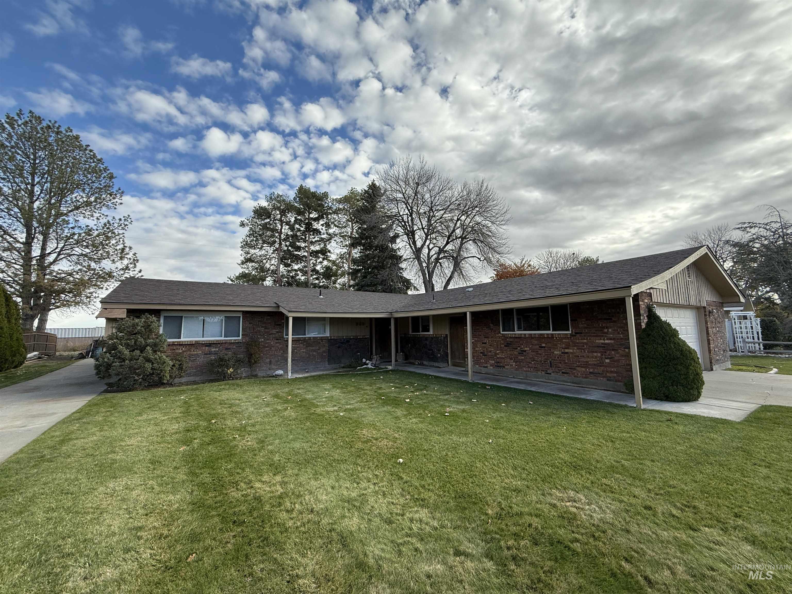 968 Trotter Drive Property Photo 1