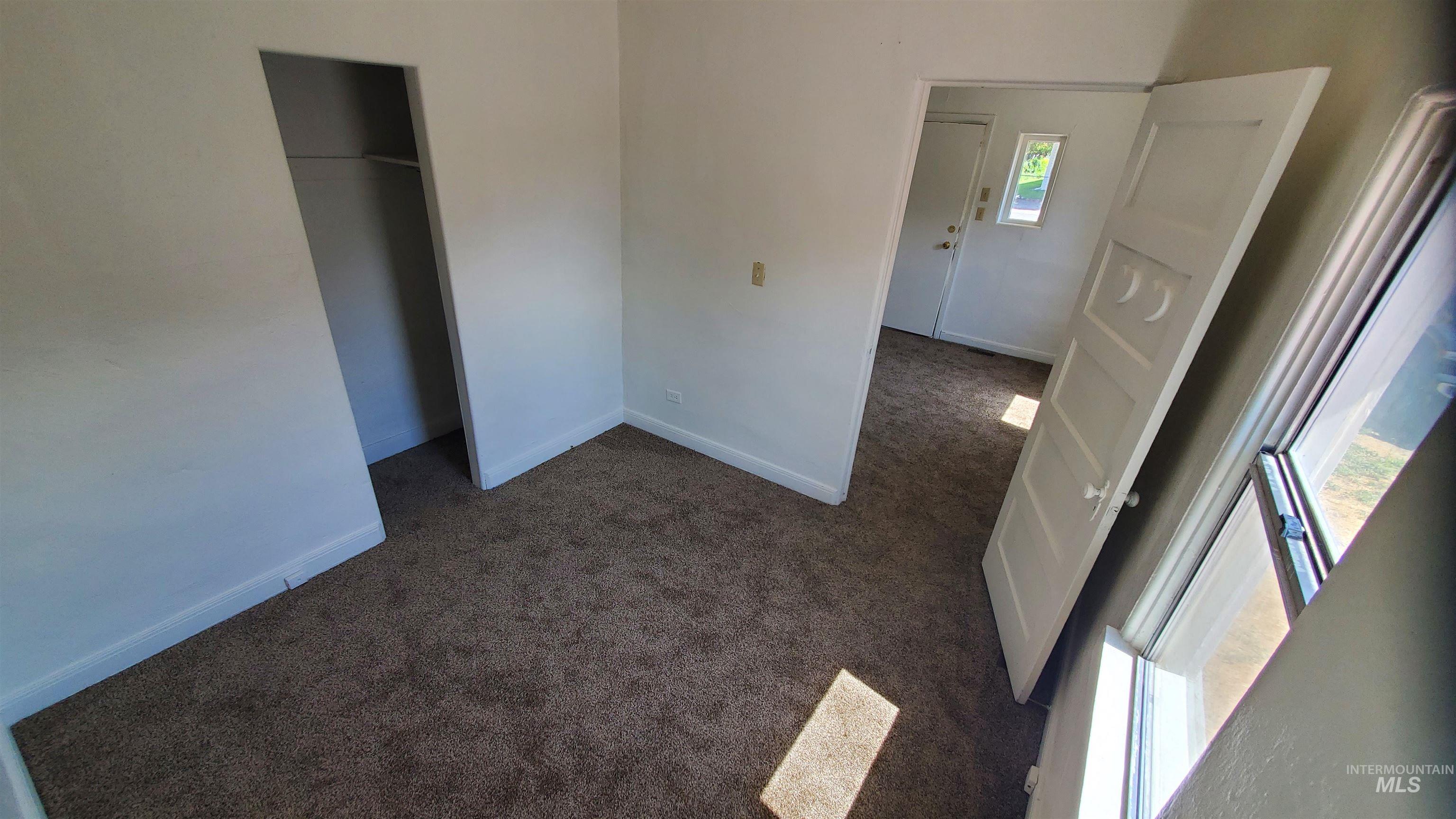 319 Jackson St Property Photo 7