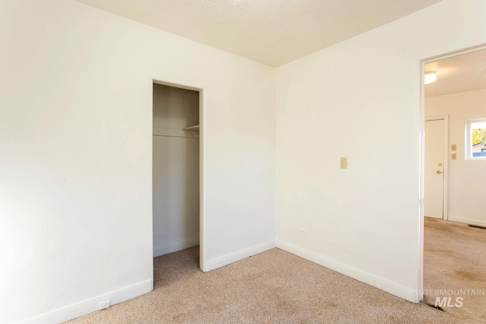 319 Jackson St Property Photo 9