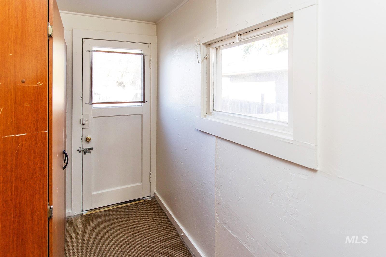 319 Jackson St Property Photo 14