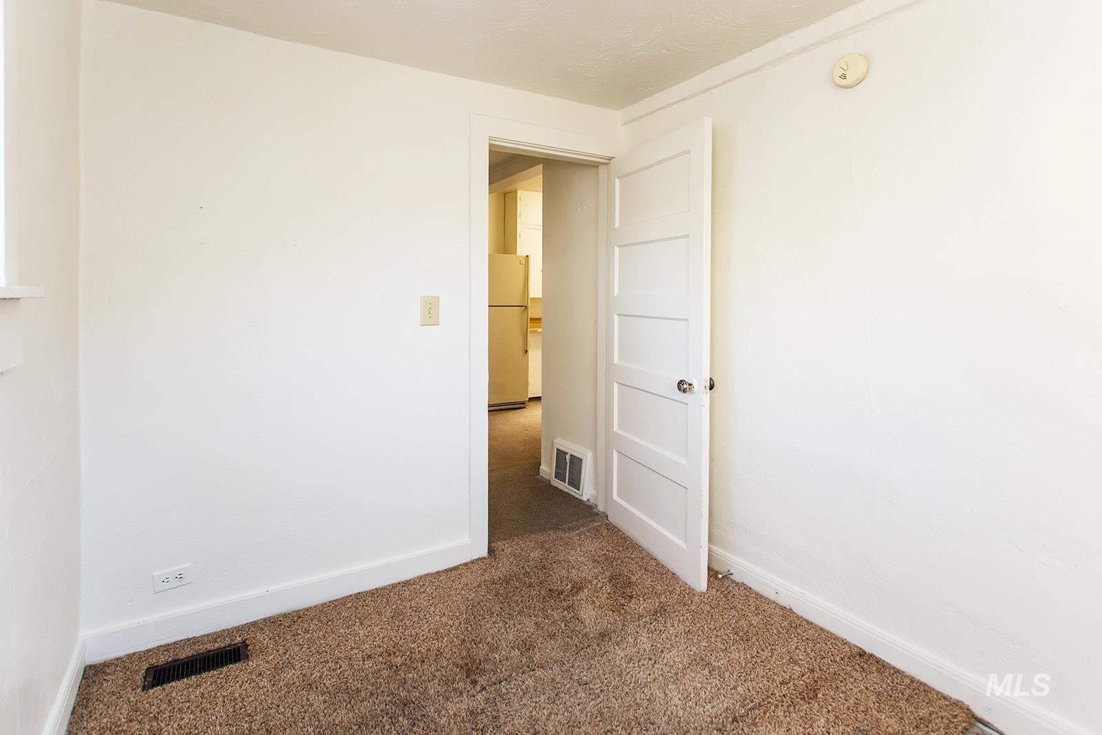 319 Jackson St Property Photo 17
