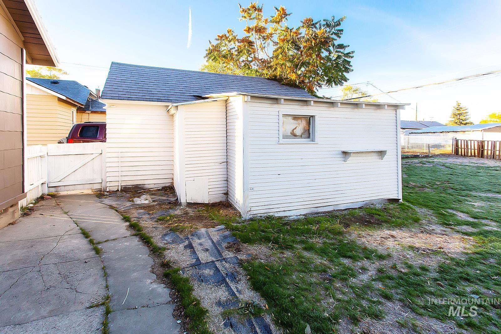 319 Jackson St Property Photo 21
