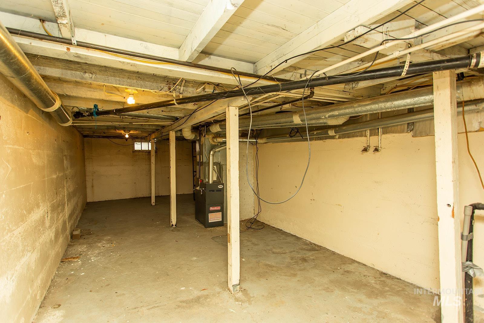 319 Jackson St Property Photo 32