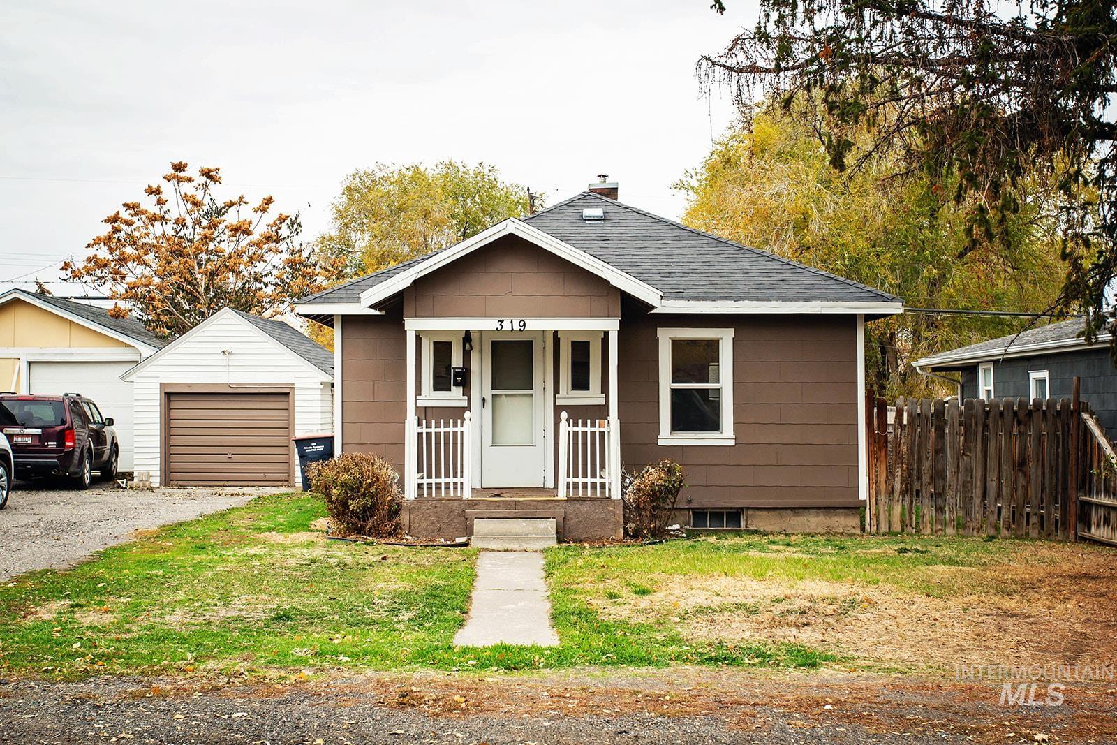 319 Jackson St Property Photo 1