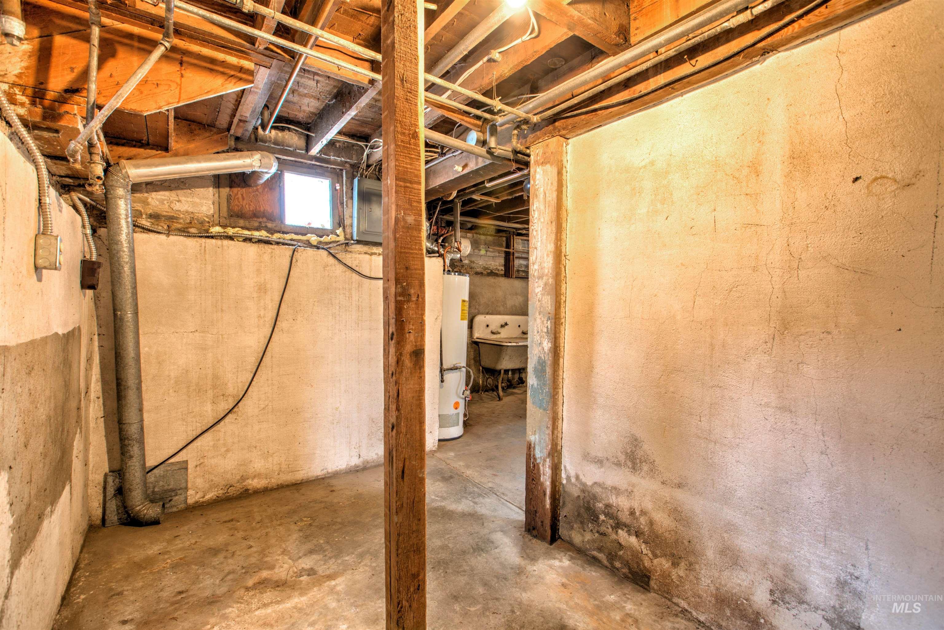 601 1st Ave East Property Photo 28