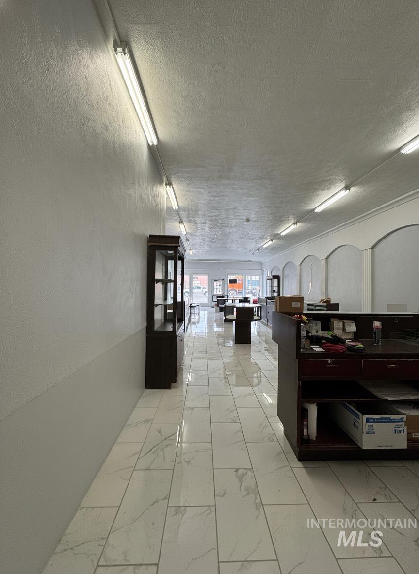 1221 Overland Avenue Property Photo 4