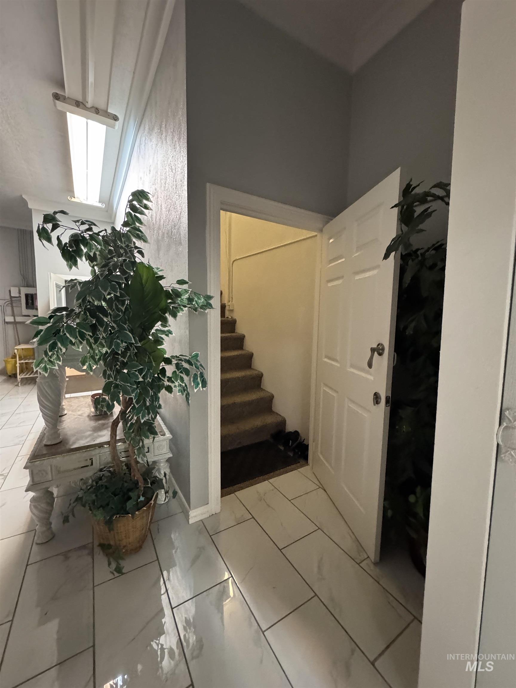 1221 Overland Avenue Property Photo 13