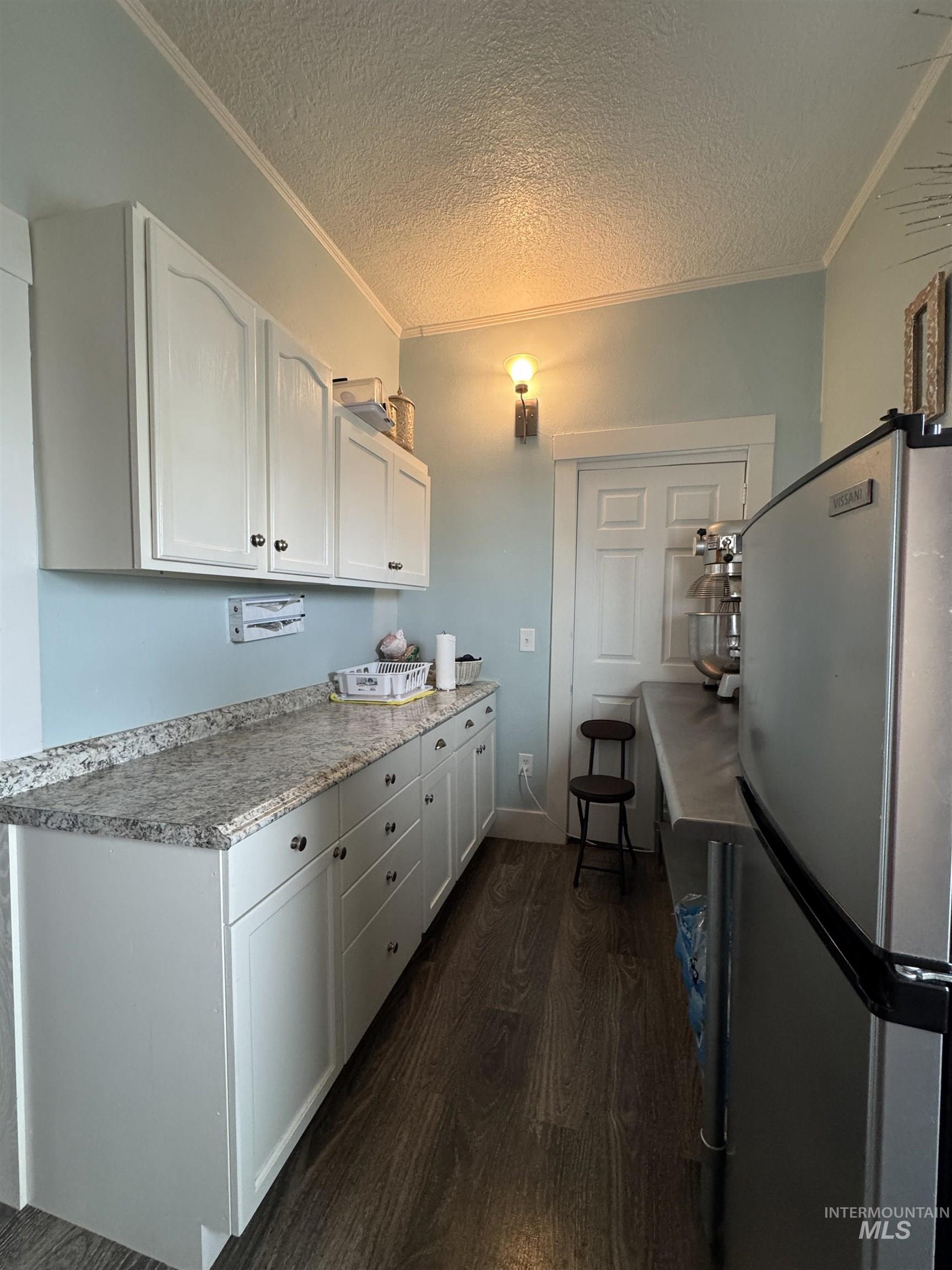 1221 Overland Avenue Property Photo 31