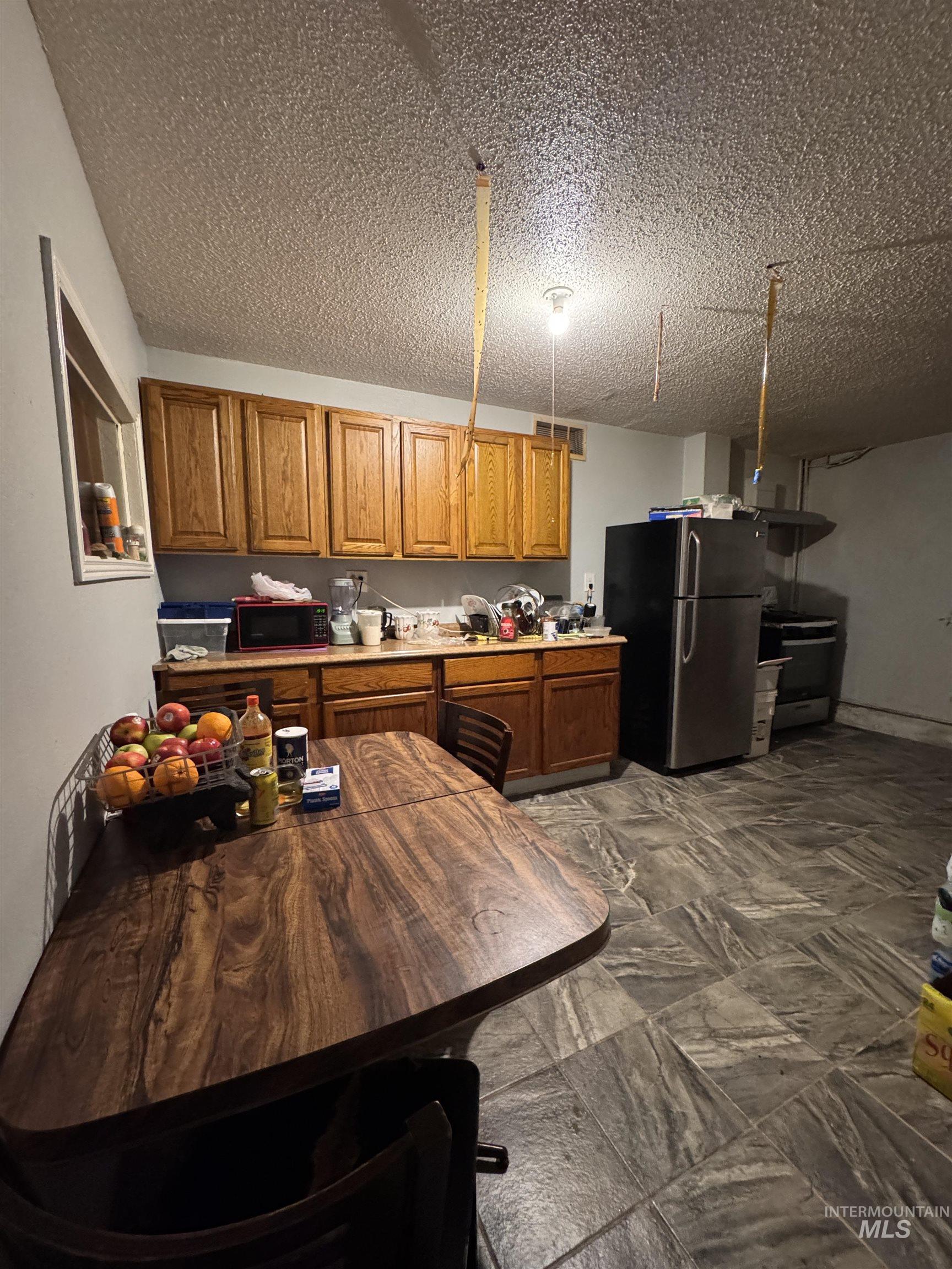 1221 Overland Avenue Property Photo 39