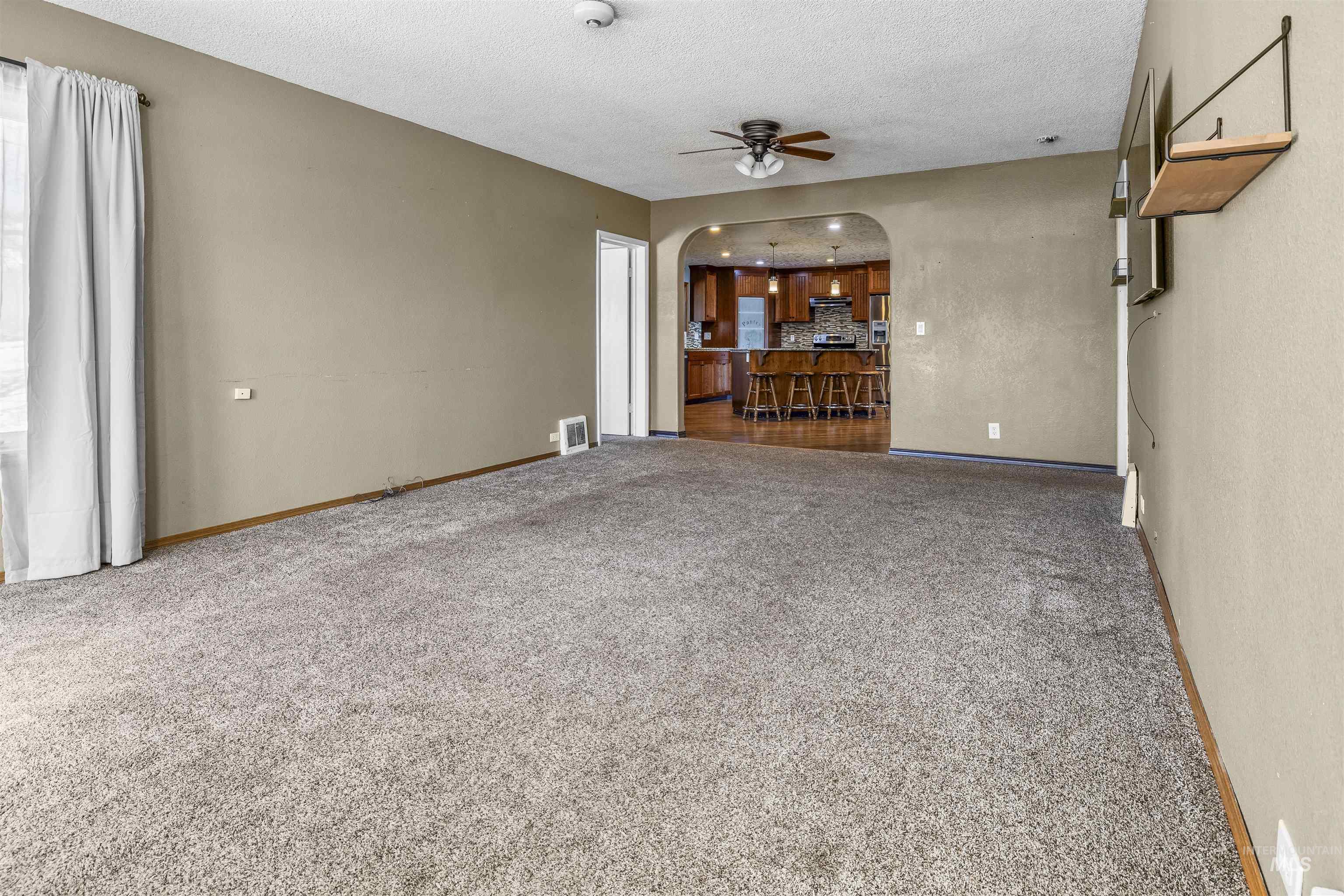 410 Junction Property Photo 5