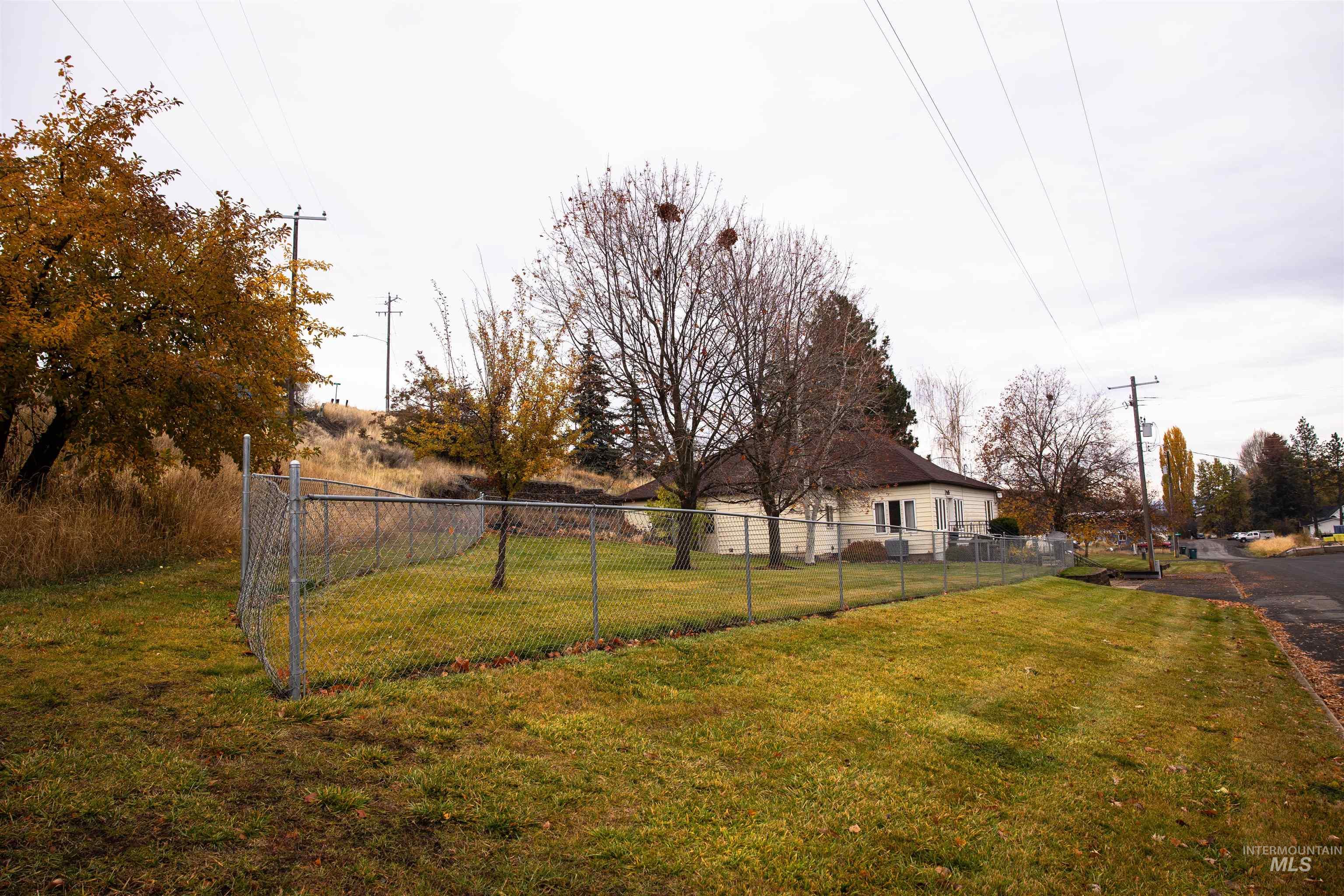 410 Junction Property Photo 30