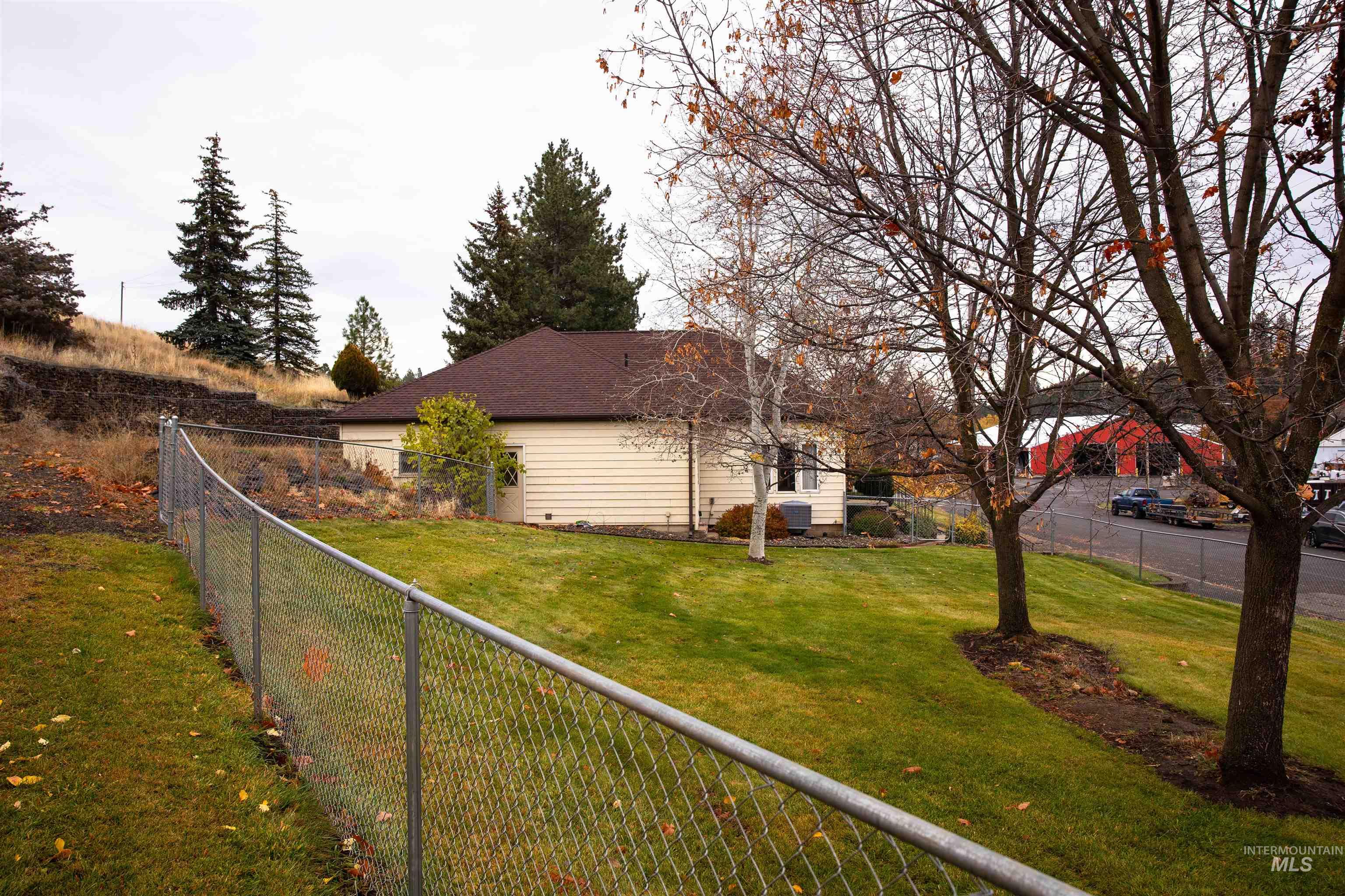 410 Junction Property Photo 31