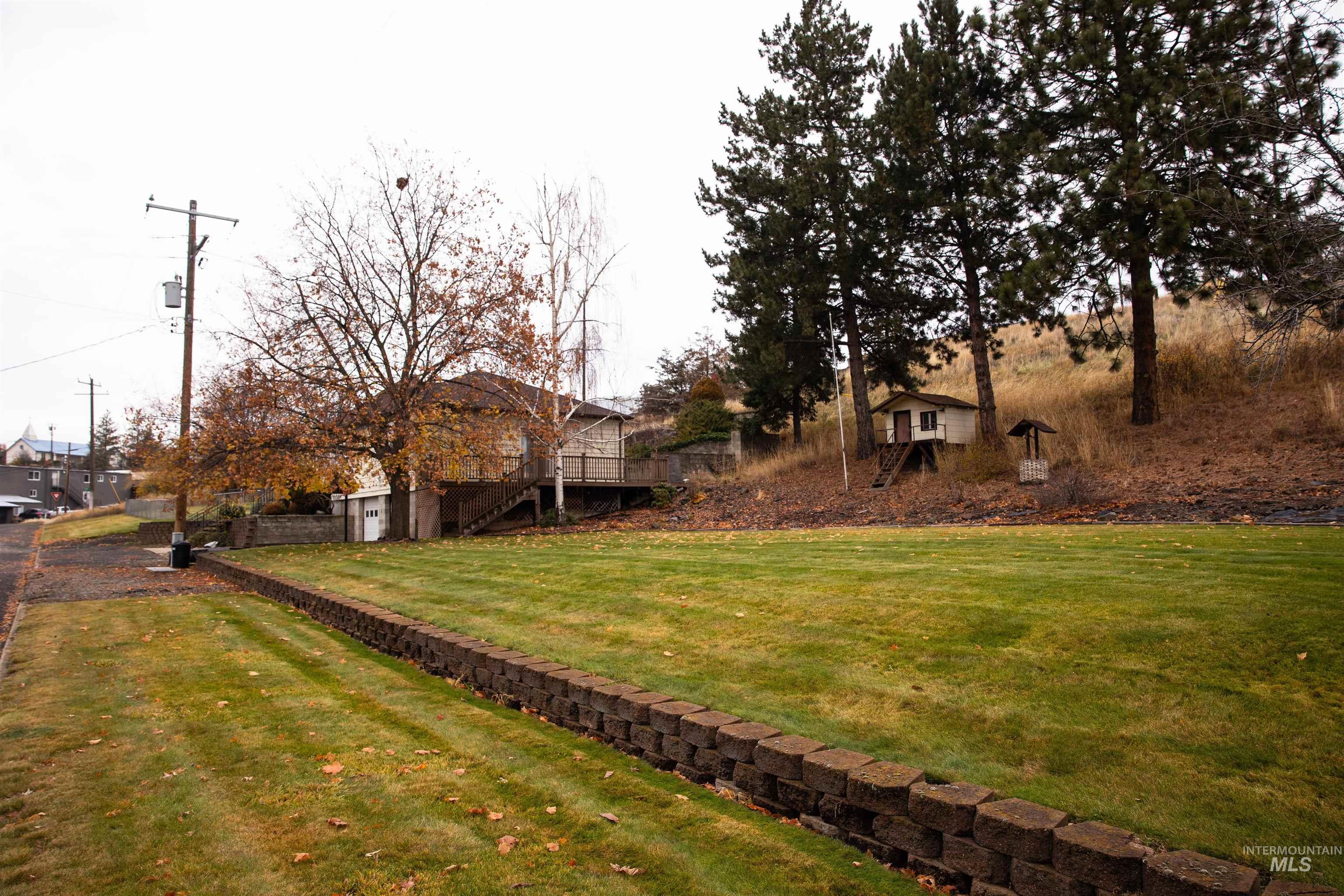 410 Junction Property Photo 32