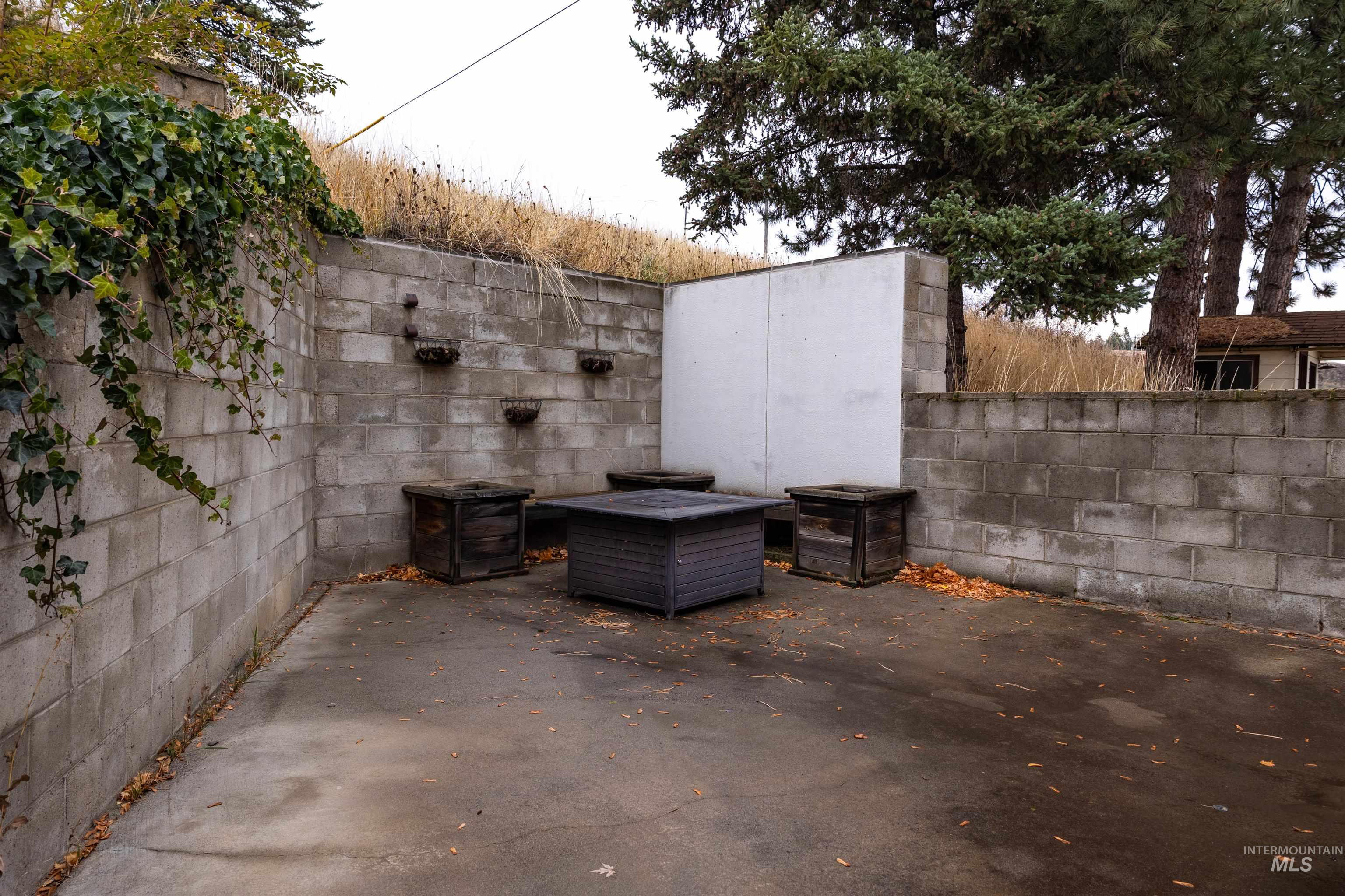 410 Junction Property Photo 36